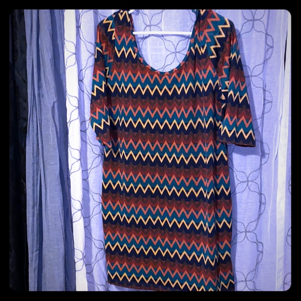 Fashion to figure patterned shirt/dress